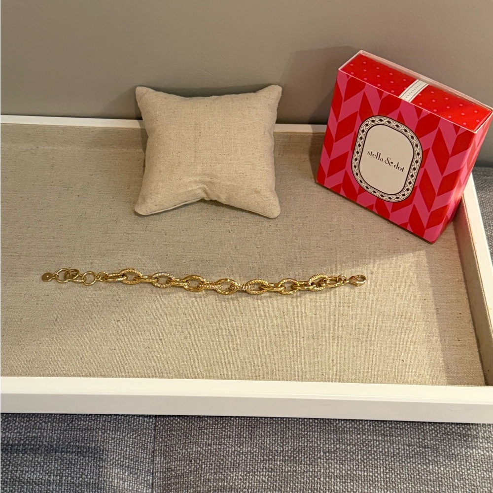 Stella & Dot Gold Christina Bracelet - Picture 2 of 4
